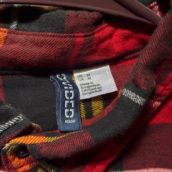 H&M Divided Red Plaid shirt - Picture 3 of 4